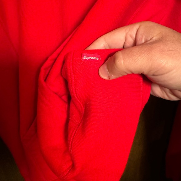 Authentic Supreme Sweatshirt - Picture 3 of 5